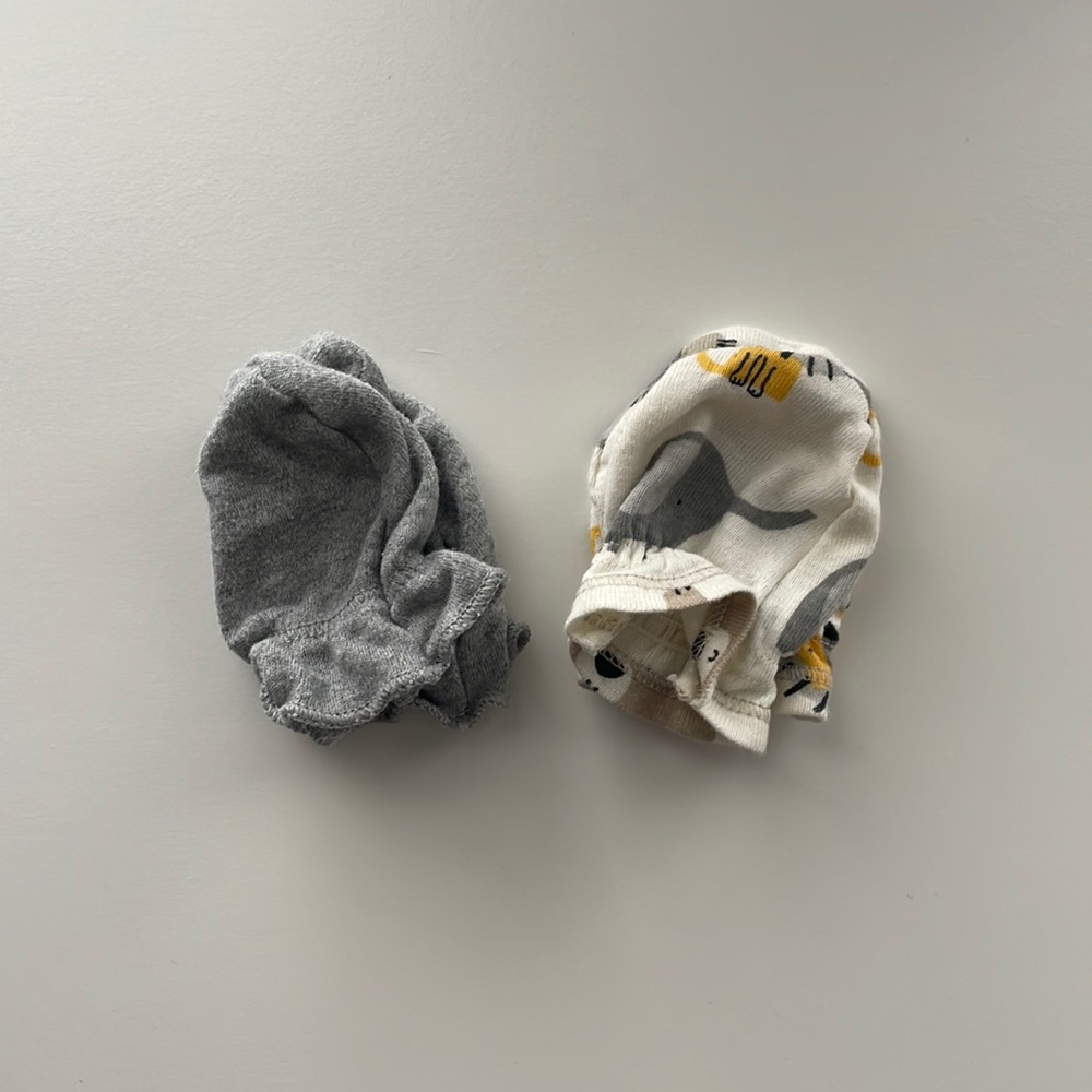 Newborn mittens